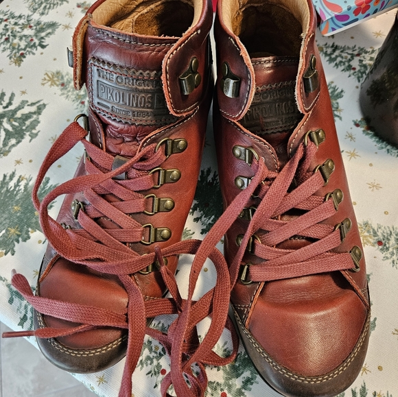 Shoes - Picture 3 of 6